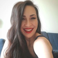 Aku merasa bangga dengan pencapaian besar ini dan aku bangga bisa terpilih dua kali. Butuh kerja tim untuk mengangkatku dan aku beruntung punya keluarga dan teman yang mendukungku selama ini, ujarnya dilansir Strait Times.Foto: Instagram Angela Lee Pickard