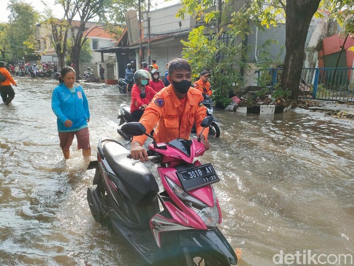 Banjir di Surabaya