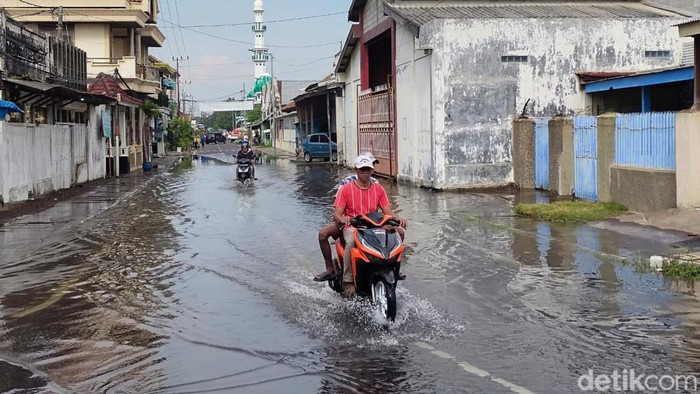 Banjir rob di Pasuruan