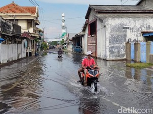 Pesisir Pasuruan Terendam Banjir Rob Diperkirakan Hingga 4 Hari ke Depan