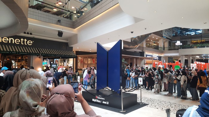 BTS pop-up logo di Kota Kasablanka