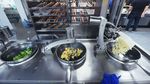 Canggih! Robot Jadi Juru Masak Restoran di China