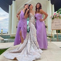 Gaun tampak mewah berhias payet serta bordiran.  Foto: Instagram/@claurakiehl @susansameeh