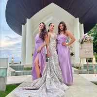 Cinta Laura berpose dengan Jihane Almira dan Suzana Sameh. Keduanya menjadi bridesmaid mengenakan gaun warna lilac. Foto: Instagram/@claurakiehl @susansameeh