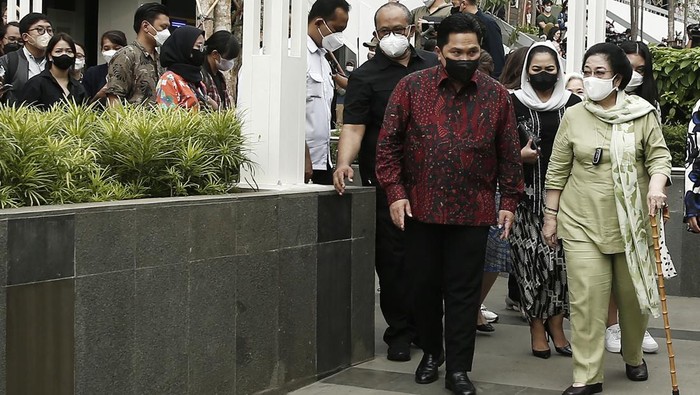 Didampingi Erick Thohir, Megawati Kunjungi Galeri Bung Karno di Sarinah Ketua Umum PDIP Megawati Soekarnoputri dan Menteri BUMN Erick Thohir menyambangi Gedung Sarinah, Jakarta Pusat, Senin (13/6/2022).