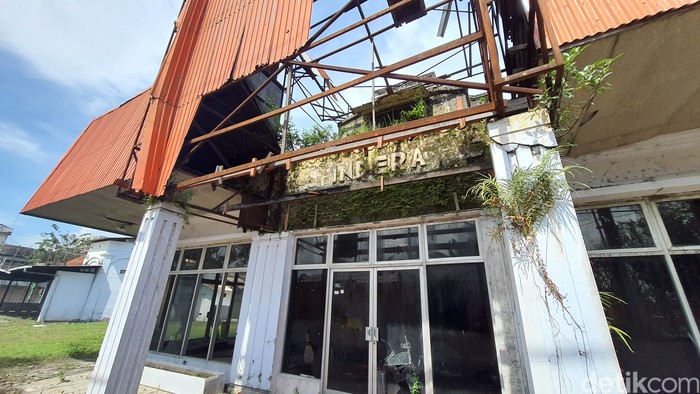 Gedung Bioskop Indera Mojokerto mangkrak