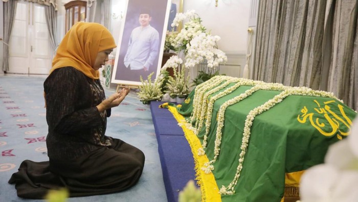 Gubernur Khofifah doakan almarhum Eril