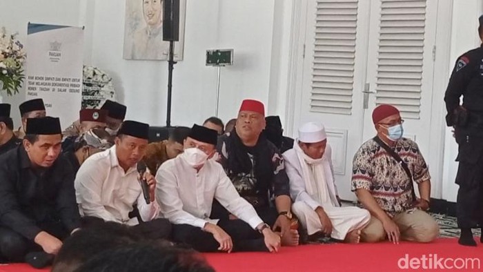 Ketua PSSI Mochamad Iriawan atau Iwan Bule mendoakan Eril husnulkhatimah. Ia juga mendoakan agar keluarga Ridwan Kamil diberikan kekuatan dan ketabahan atas musibah yang menimpa.
