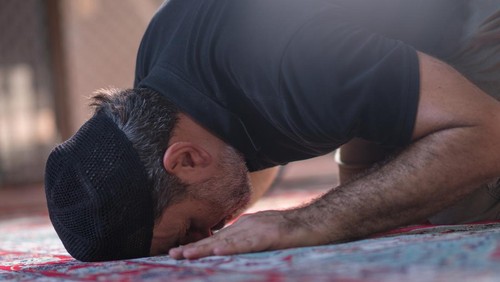 Jadwal sholat Jakarta hari ini sudah dirilis oleh Bimas Islam Kemenag. Selain Jakarta, berikut ini terlampir jadwal sholat Depok, Bogor, Tangerang, dan Bekasi.