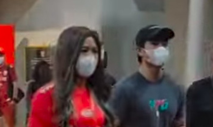 Kaesang dan Erika Gudono. Kaesang dan Erika Gudono kepergok jalan bareng.