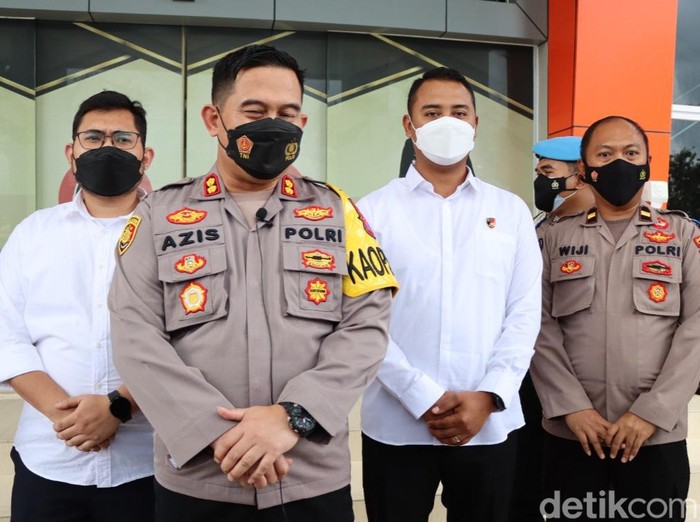 Kapolres Gresik AKBP M Nur Azis saat menyampaikan konferensi pers.