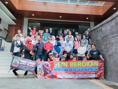 Kontingen Kabupaten Indramayu di Pesta Kesenian Bali