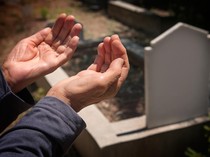 Adab Mengusung Jenazah sesuai Sunnah Rasulullah SAW