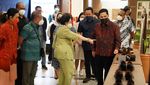 Berbatik Merah, Ini Momen Erick Thohir Dampingi Megawati di Sarinah