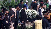 Begini suasana di lokasi pemakaman putra sulung Gubernur Jawa Barat Ridwan Kamil, Emmeril Kahn Mumtadz alias Eril di Baitul Ridwan Islamic Center, Kecamatan Cimaung, Kabupaten Bandung, Jabar, Senin (13/6/2022).