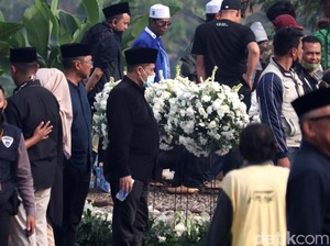 Link Live Streaming Prosesi Pemakaman Eril