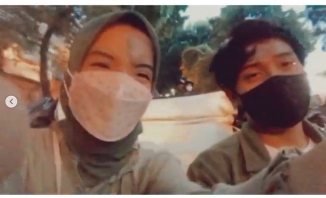 Emmeril Kahn Mumtadz sebelumnya dikabarkan hilang ketika sedang berenang di sungai Aare, Bern, Swiss. Pencarian pun terus dilakukan hingga akhirnya jenazah Eril ditemukan pada Rabu (8/2/22). Foto: Instagram/@nabilaishma