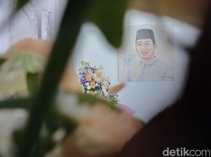 Cerita Nani Menguntai Doa untuk Eril di Gedung Pakuan