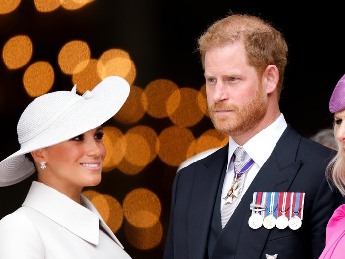 LONDON, UNITED KINGDOM - JUNE 03: (EMBARGOED FOR PUBLICATION IN UK NEWSPAPERS UNTIL 24 HOURS AFTER CREATE DATE AND TIME) Meghan, Duchess of Sussex and Prince Harry, Duke of Sussex attend a National Service of Thanksgiving to celebrate the Platinum Jubilee of Queen Elizabeth II at St Pauls Cathedral on June 3, 2022 in London, England. The Platinum Jubilee of Elizabeth II is being celebrated from June 2 to June 5, 2022, in the UK and Commonwealth to mark the 70th anniversary of the accession of Queen Elizabeth II on 6 February 1952. (Photo by Max Mumby/Indigo/Getty Images)