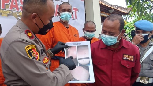 Pelaku penganiayaan terhadap kekasih di Jalan Sutoyo Gang III Nomor 6, Banjar Gemeh, Desa Dauh Puri Kangin, Kecamatan Denpasar Barat, Kota Denpasar gegara urusan bisnis.