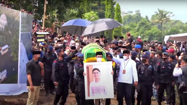 Pemakaman putra Ridwan Kamil Eril di Bandung