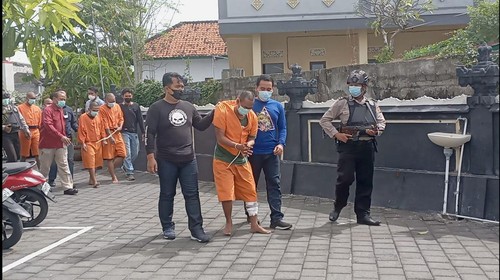 Pengangguran yang juga residivis asal NTT ditangkap. Polisi juga menembak kaki pelaku karena melawan saat ditangkap.