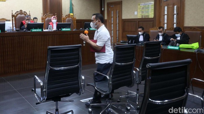 Penyuap bupati Langkat Muara Perangin Angin jalani kembali jalani sidang. Muara Perangin Angin membacakan nota pembelaan (pledoi) dalam sidang di Pengadilan Tipikor, Jakarta.
