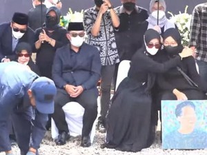 Aliran Doa hingga Empati yang Besarkan Hati Ridwan Kamil