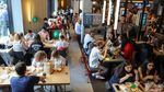 Ramai Banget! Warga Rusia Antusias Cobain Resto Baru Pengganti McD