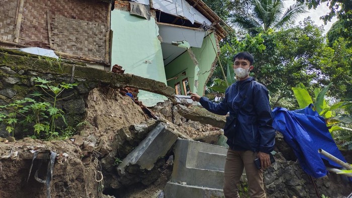 Rumah terdampak pergerakan tanah di Lebak