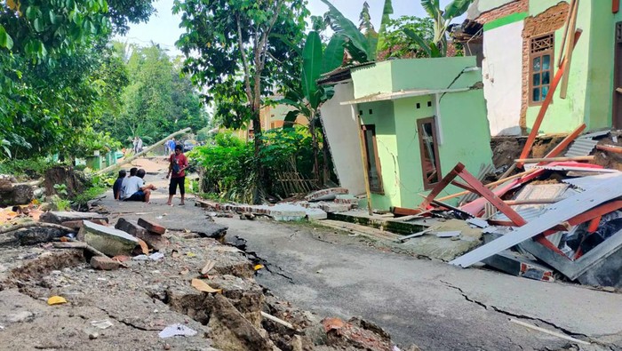 Rumah warga terdampak pergerakan tanah di Lebak, Banten