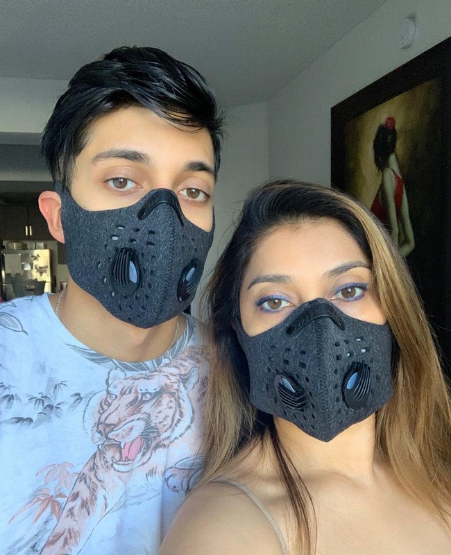 Albany merupakan anak Sarah Azhari dan Pedro Carrascalao, pengusaha yang juga putra mantan gubernur Timor Timur Mario Viegas Carrascalao. Foto: Instagram/@sazarita