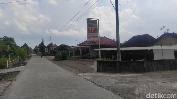Suasana kampung jagal sapi, Dusun Mandeyan, Desa Pucanganom, Kecamatan Giritontro, Wonogiri, Senin (13/6/2022).