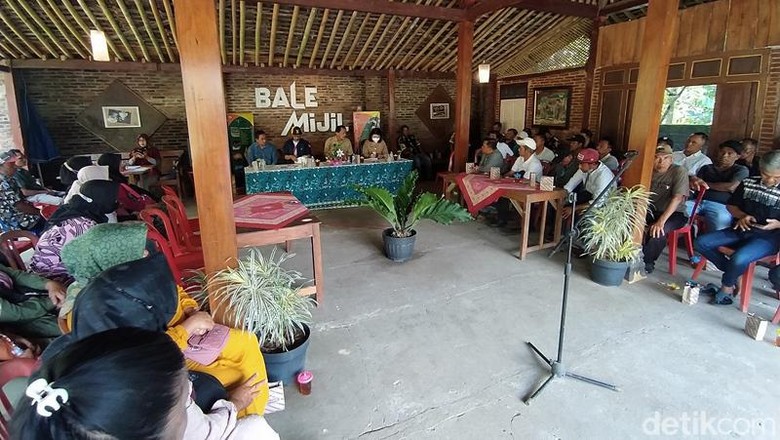 Suasana pertemuan pengasong 14 komoditas Borobudur dengan perwakilan Gubernur Jateng di Magelang, Senin (13/6/2022). Suasana pertemuan pengasong 14 komoditas Borobudur dengan perwakilan Gubernur Jateng di Magelang, Senin (13/6/2022).