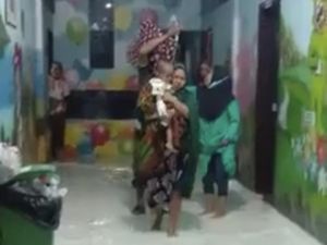 RSUD Lasinrang Pinrang Terendam Banjir, Pasien Digendong Keluar Kamar