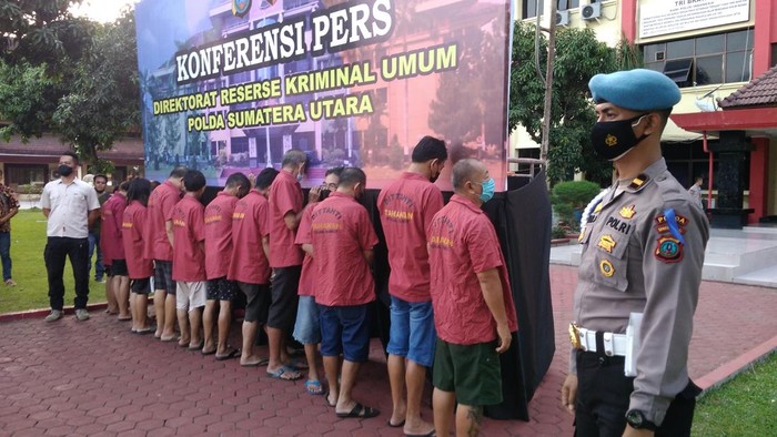 Konferensi pers penetapan tersangka. Datuk Haris Molana/detikSumut