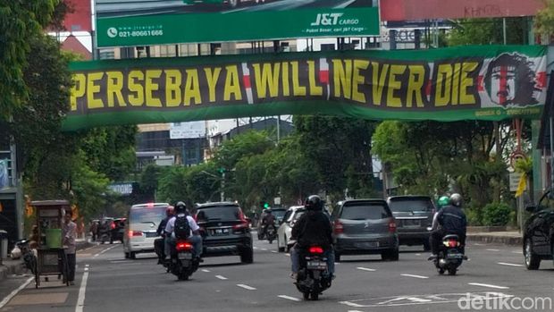 Persebaya Surabaya akan merayakan ulang tahun yang ke-95 pada 18 Juni mendatang. Hari ini, kemeriahan sudah terasa di Kota Pahlawan.