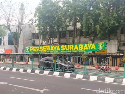 Persebaya Surabaya akan merayakan ulang tahun yang ke-95 pada 18 Juni mendatang. Hari ini, kemeriahan sudah terasa di Kota Pahlawan.