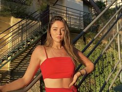 Potret Baru Zehra Gunes, Pemain Voli Turki yang Pikat Netizen