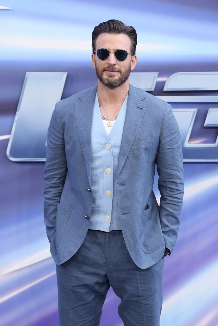 1402723211 LONDON, ENGLAND - JUNE 13: Chris Evans attends the