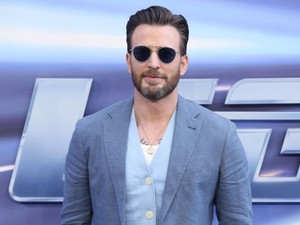 Suara Chris Evans Soal Boikot Lightyear Gegara Adegan Gay