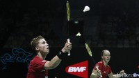 Gim pertama dengan skor 21-13.