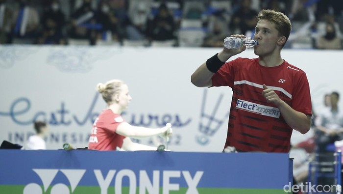 Ganda campuran Prancis, Thom Gicquel/Delphine Delrue sukses lolos ke 16 besar Indonesia Open 2022. Tom dan Delrue berhasil menyingkirkan wakil Brasil.