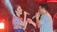 Bunga Citra Lestari tidak membantah soal dirinya dekat dengan Ariel NOAH. Foto: YouTube
