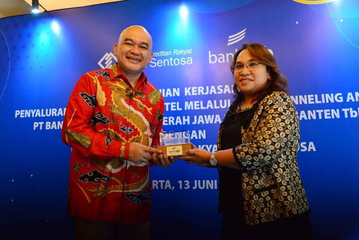 bank bjb Kerja Sama dengan BPR Irian Sentosa