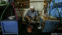 Pengunjung juga dapat menikmati makanan khas Betwai yakni kerak telor yang berada di lobby hotel.