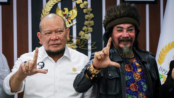 Bentuk Dukungan Bursa Capres 2024 Magician nasional, Master Limbad, mendukung Ketua DPD RI, AA LaNyalla Mahmud Mattalitti, maju pada bursa pencalonan Presiden pada Pemilu 2024.