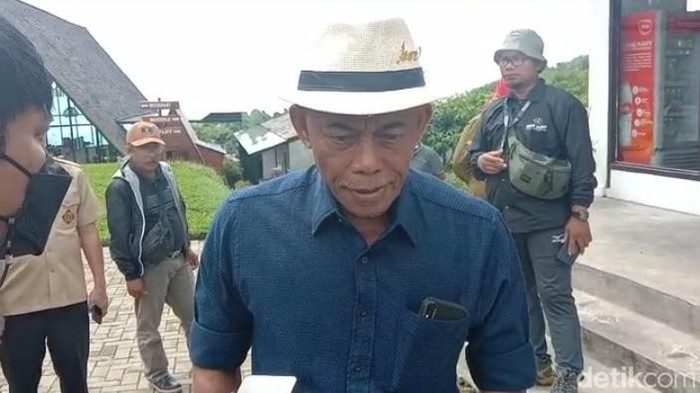 Bupati Subang Ruhimat
