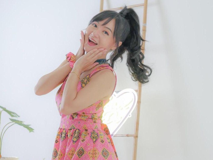 carollyne dewi
