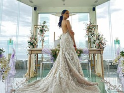 7 Potret Cantik Cinta Laura Pakai Gaun Pengantin, Mirip Princess